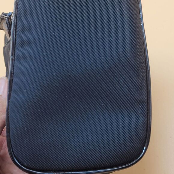 Authentic Gucci Mini Cosmetic Case - Picture 4 of 10